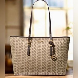 Michael Kors Quinn jacquard Signature Tote